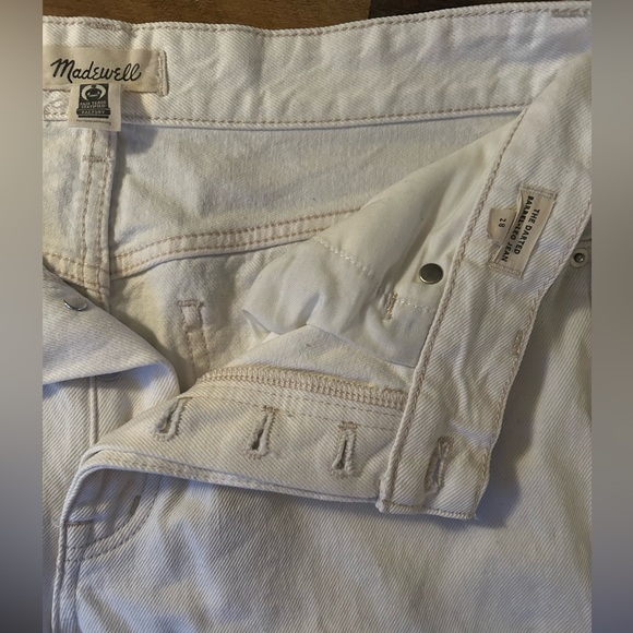 madewell | the darted barrel-leg jeans- vintage canvas - Picture 9 of 13